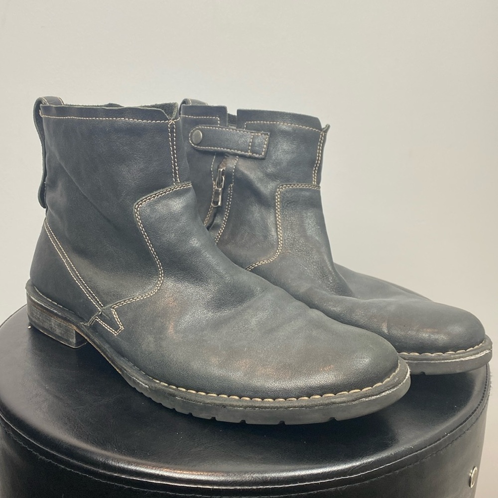 John Varvatos • Driggs Leather Side Zip Chelsea Ankle Boots
